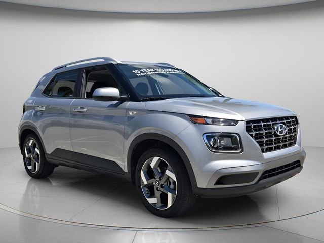 Certified 2025 Hyundai Venue SEL FWD image 9