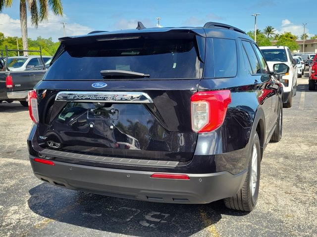 Used 2023 Ford Explorer XLT image 4