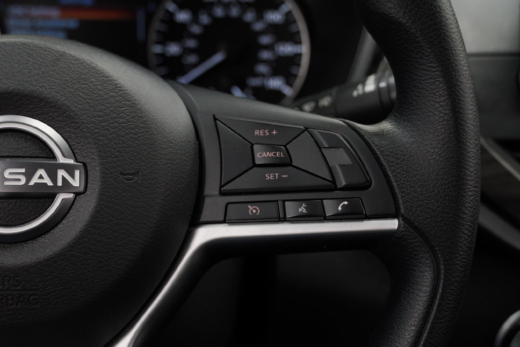 Used 2025 Nissan Altima 2.5 SV FWD image 33