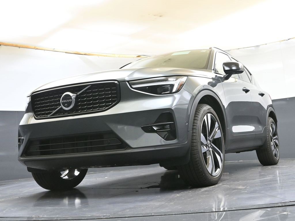 New 2026 Volvo XC40 B5 Ultra w/ Protection Package Premier image 35