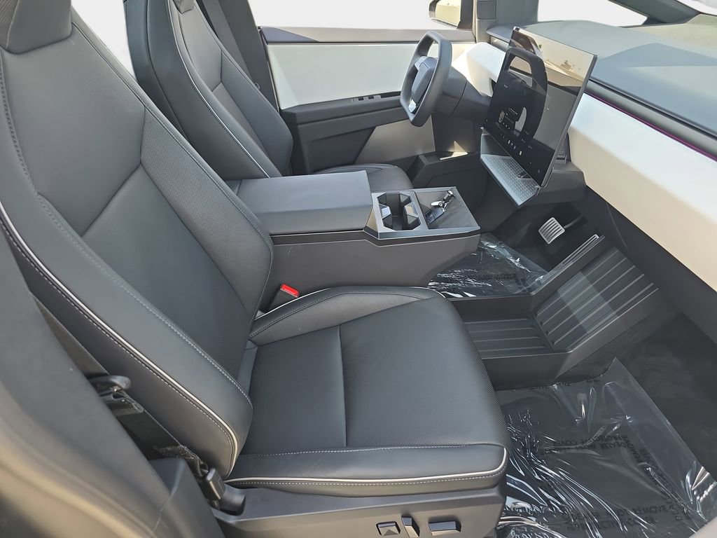 Used 2024 Tesla Cybertruck AWD Crew Cab image 12