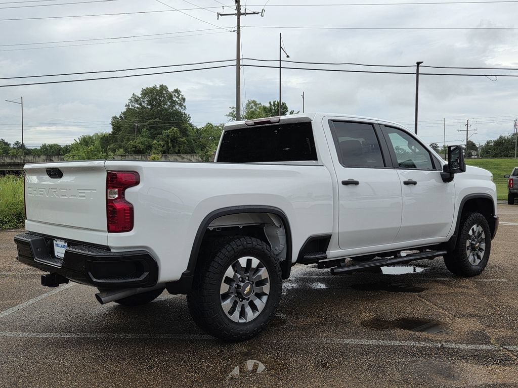 Used 2024 Chevrolet Silverado 2500 Custom w/ Custom Value Package AWD/4WD image 4