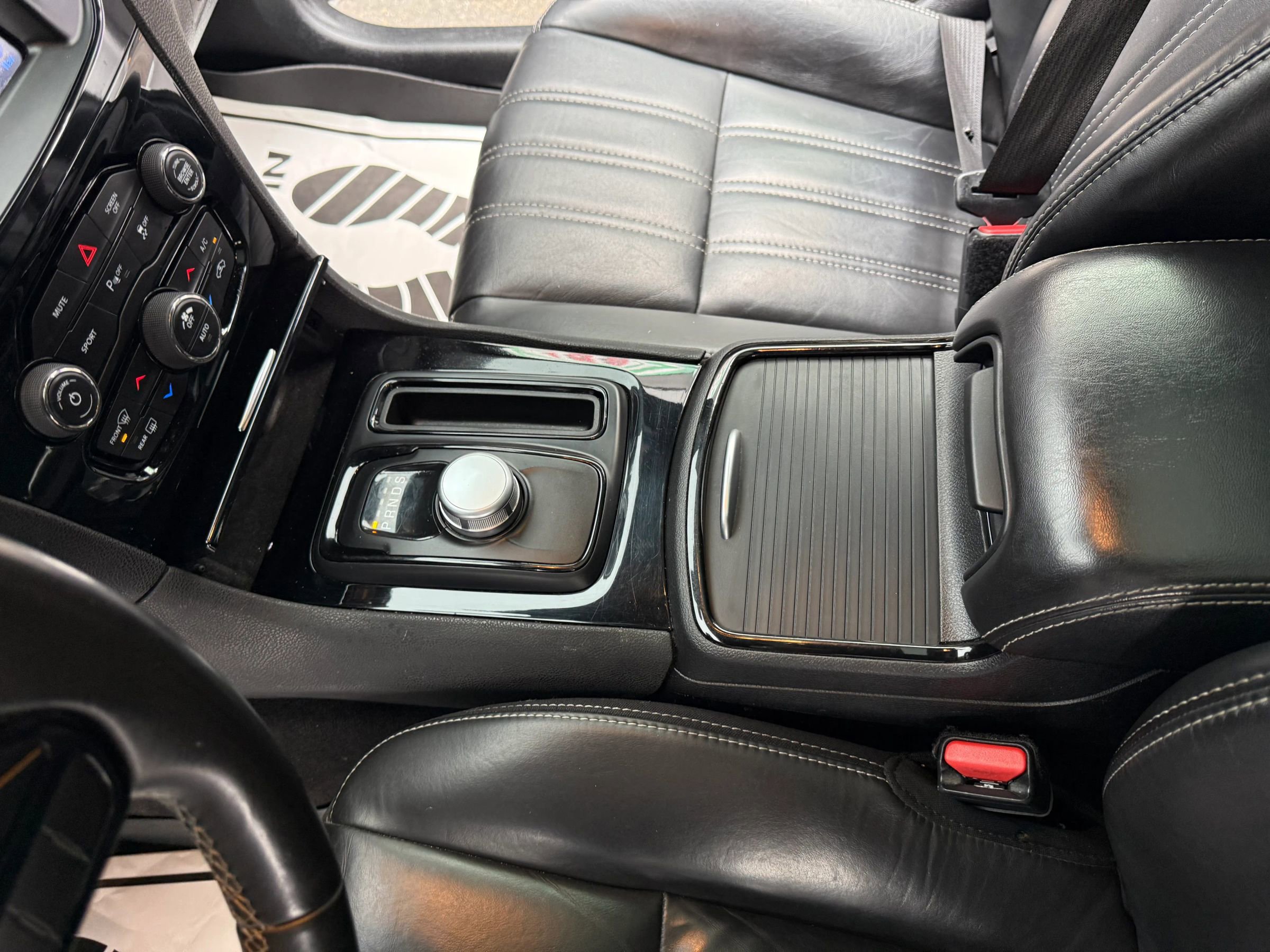 Used 2018 Chrysler 300 S w/ 300S Premium Group image 11