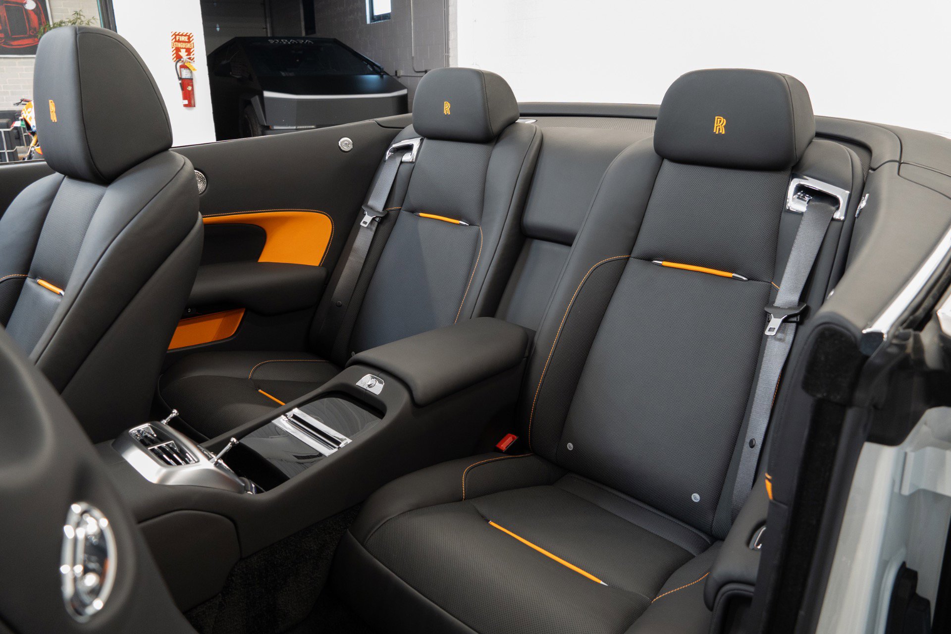 Used 2020 Rolls-Royce Dawn image 16