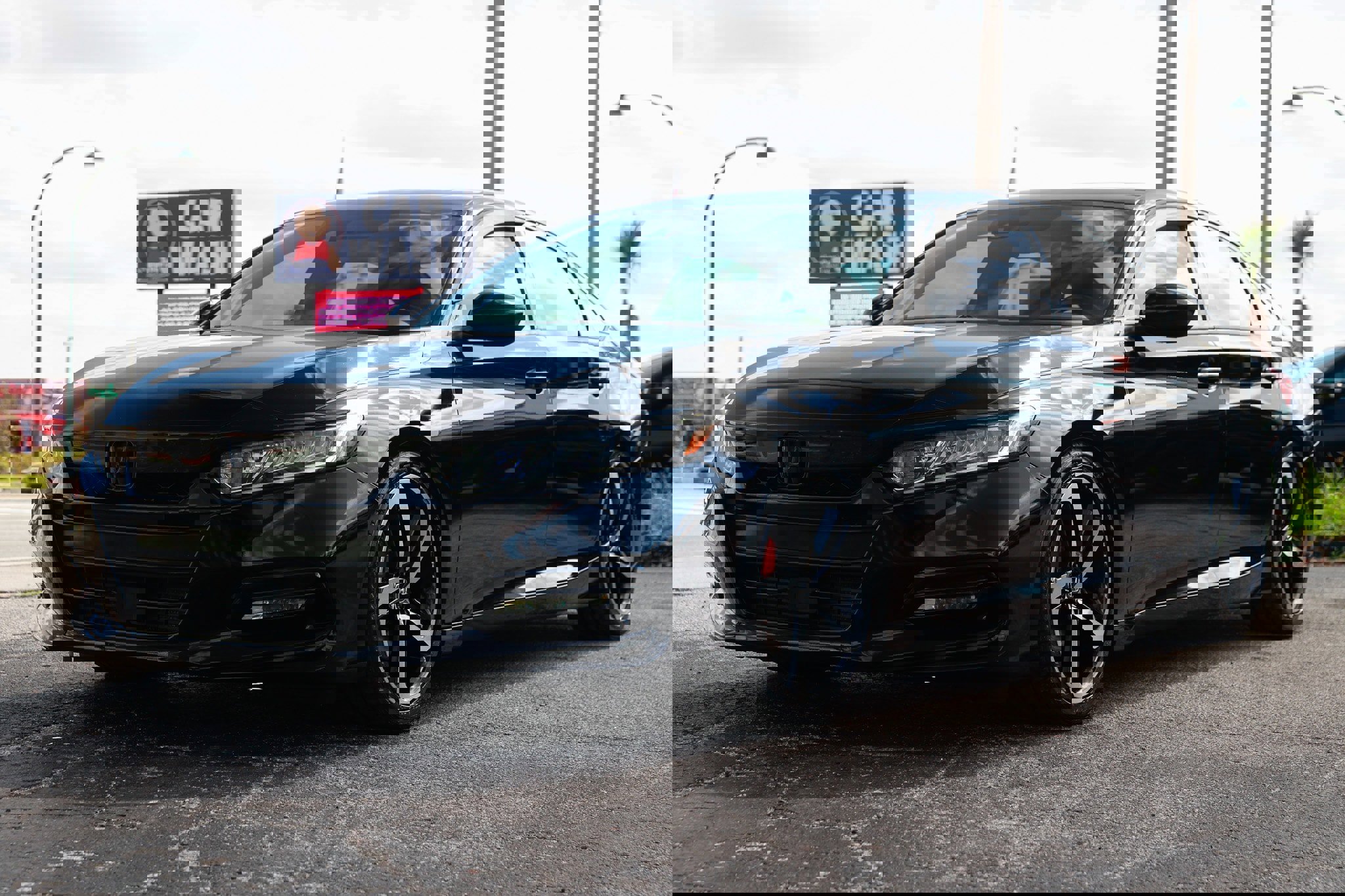 Used 2018 Honda Accord Sport image 4