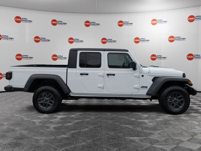 Certified 2025 Jeep Gladiator Sport image 4