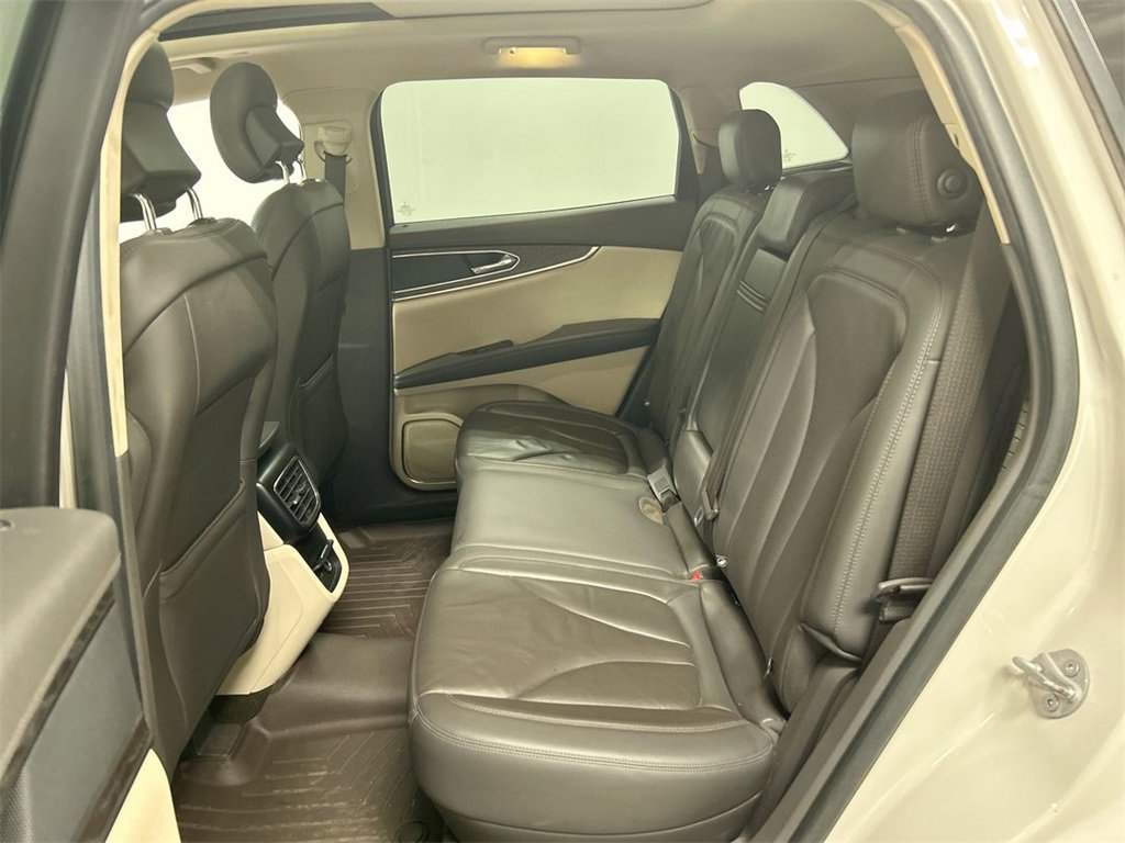 Used 2019 Lincoln Nautilus Select image 21