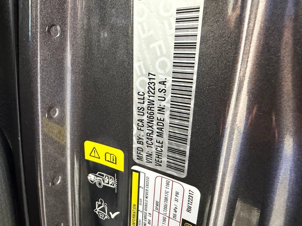Used 2024 Jeep Wrangler Unlimited AWD/4WD image 25