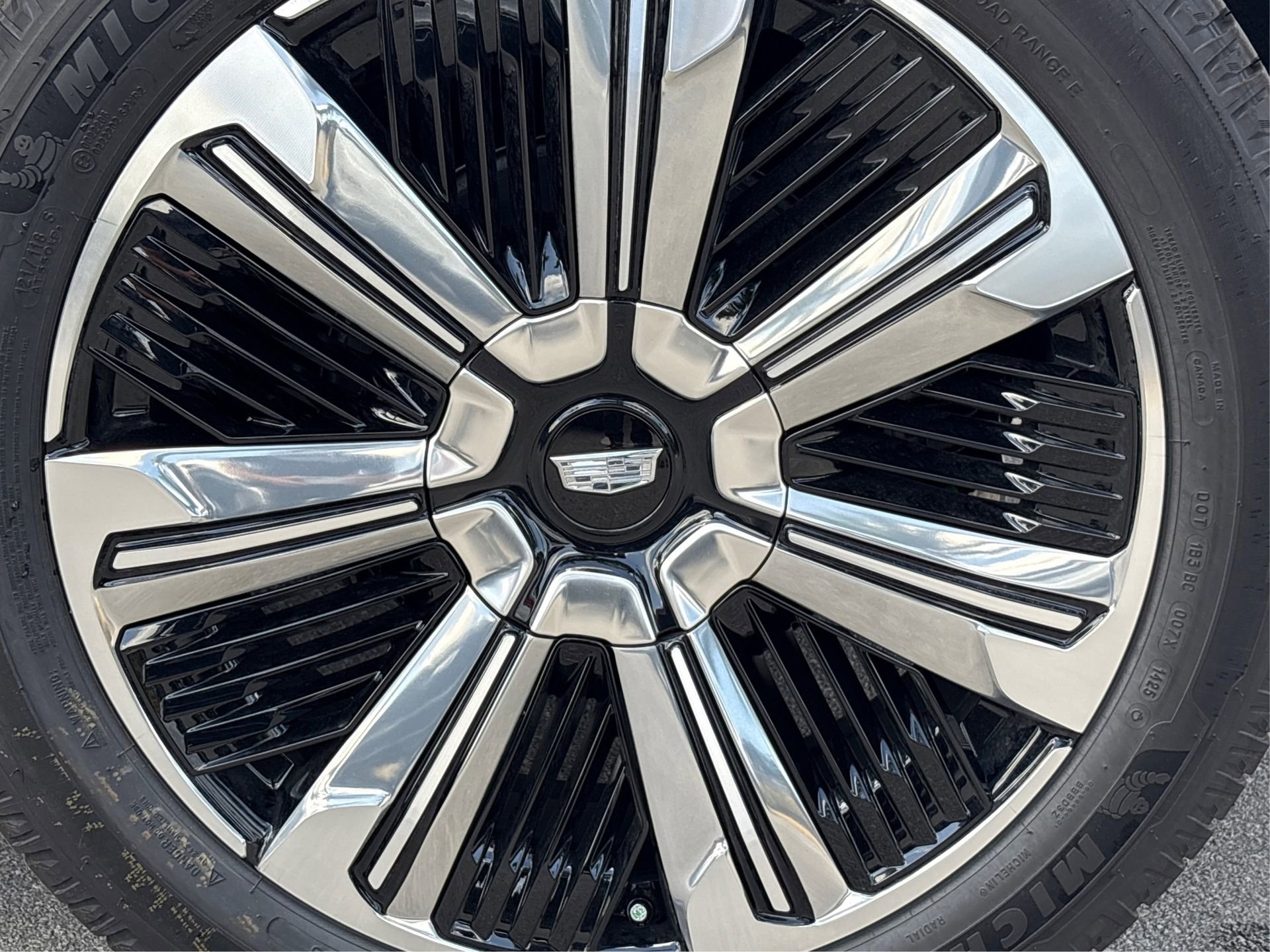 New 2025 Cadillac Escalade IQ Luxury 2 image 13