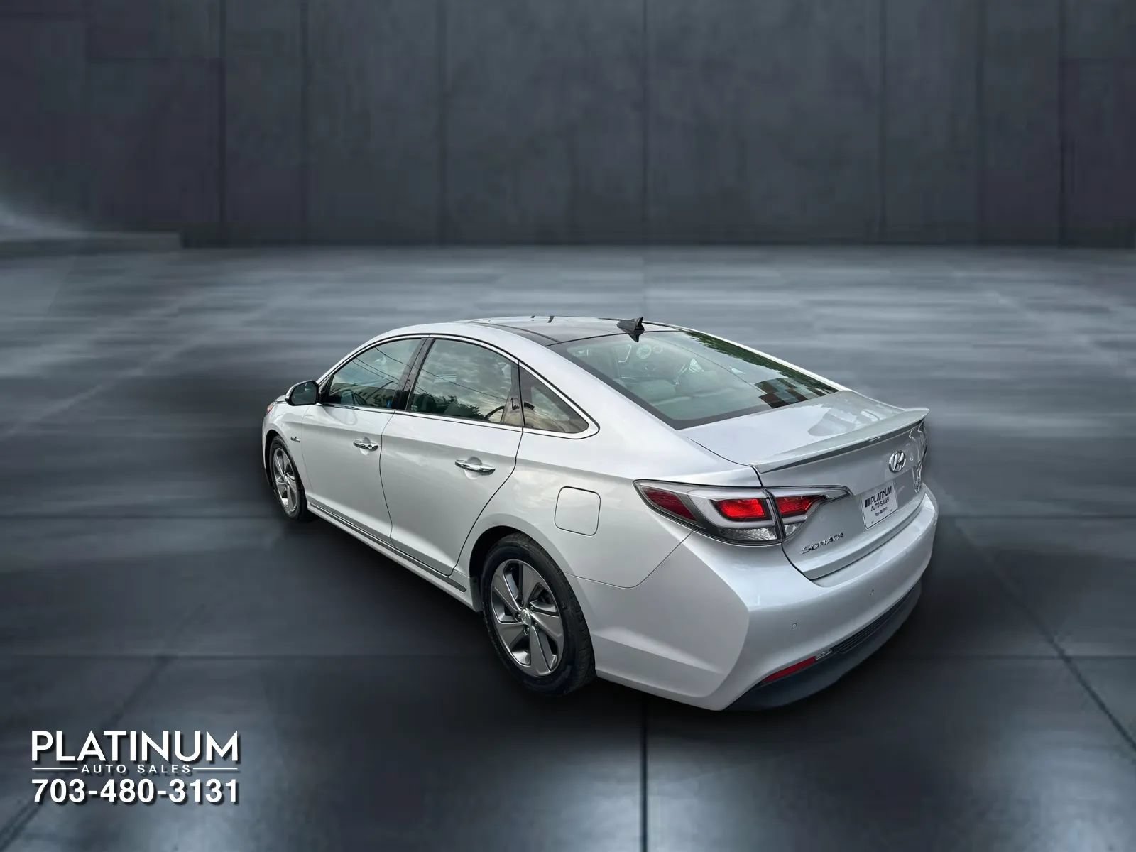 Used 2016 Hyundai Sonata Limited w/ Option Group 02 FWD image 8
