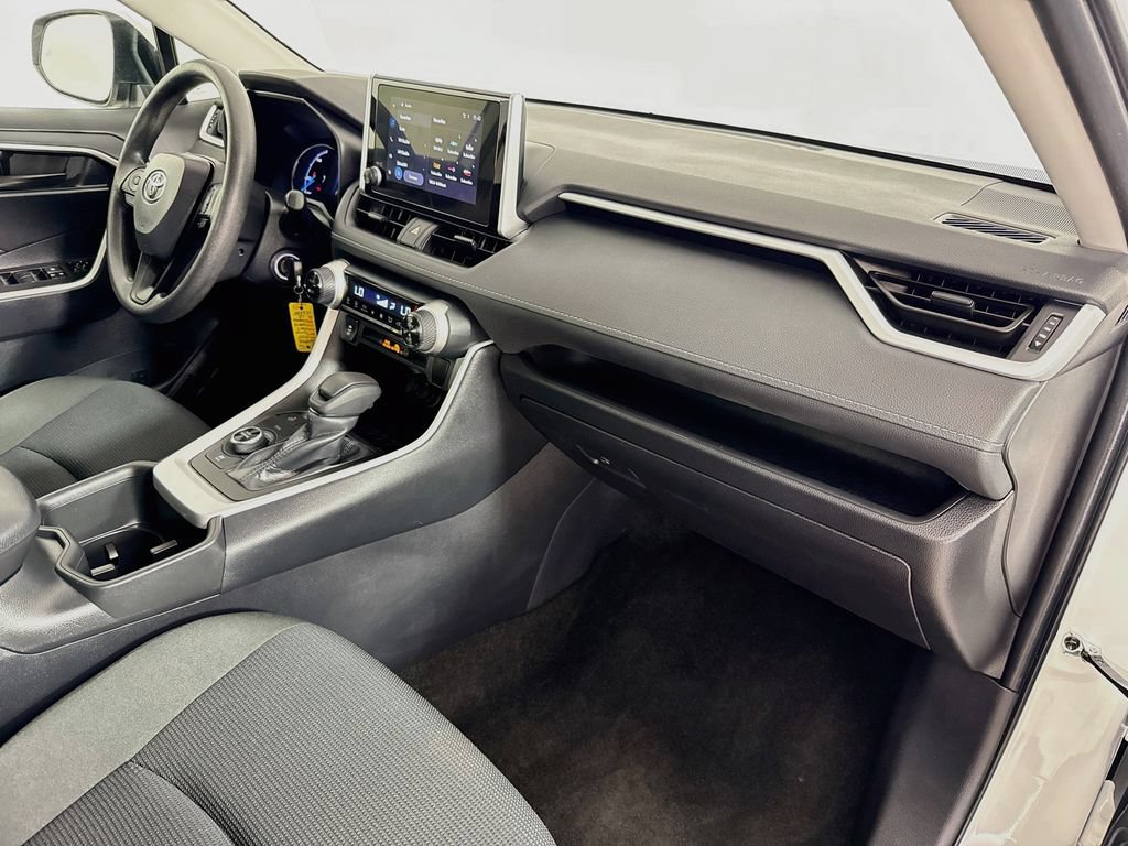 Certified 2024 Toyota RAV4 LE AWD/4WD image 30
