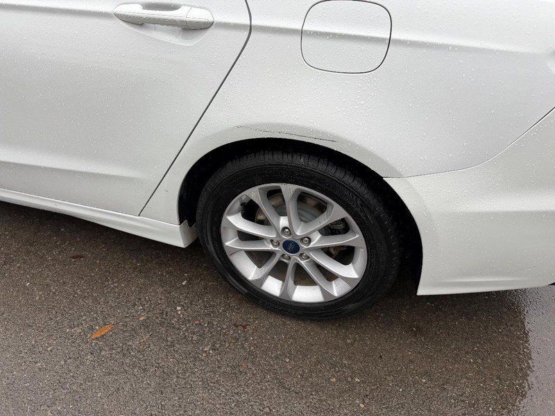 Used 2020 Ford Fusion SE image 7