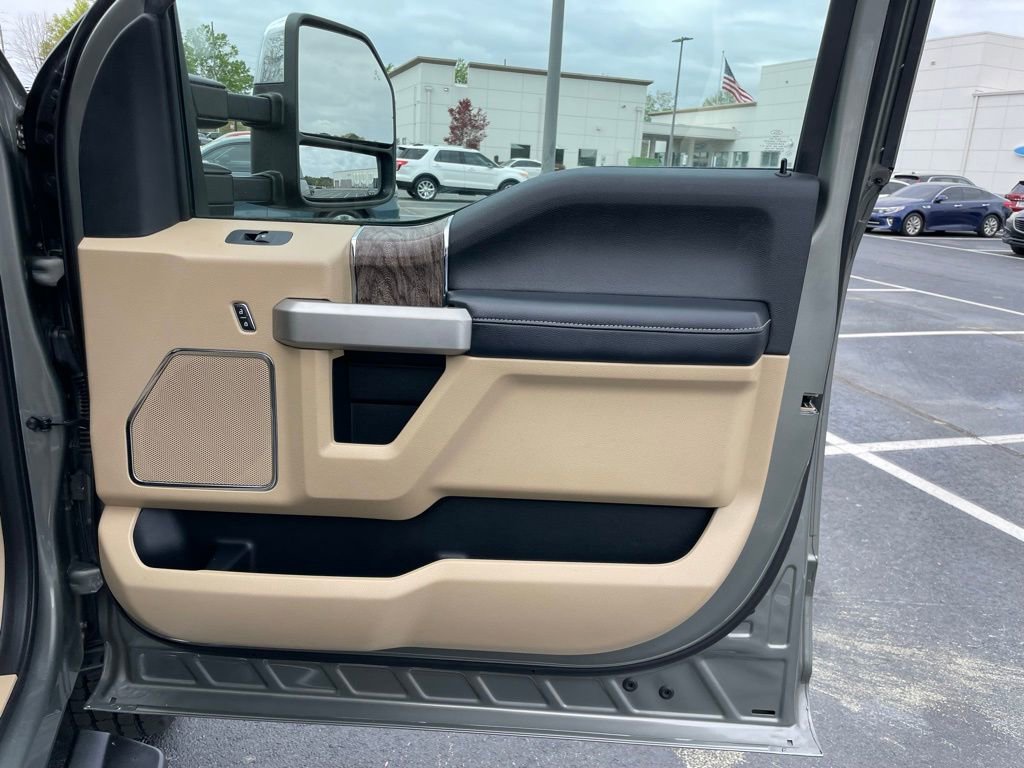 Used 2019 Ford F250 Lariat w/ Lariat Ultimate Package image 30