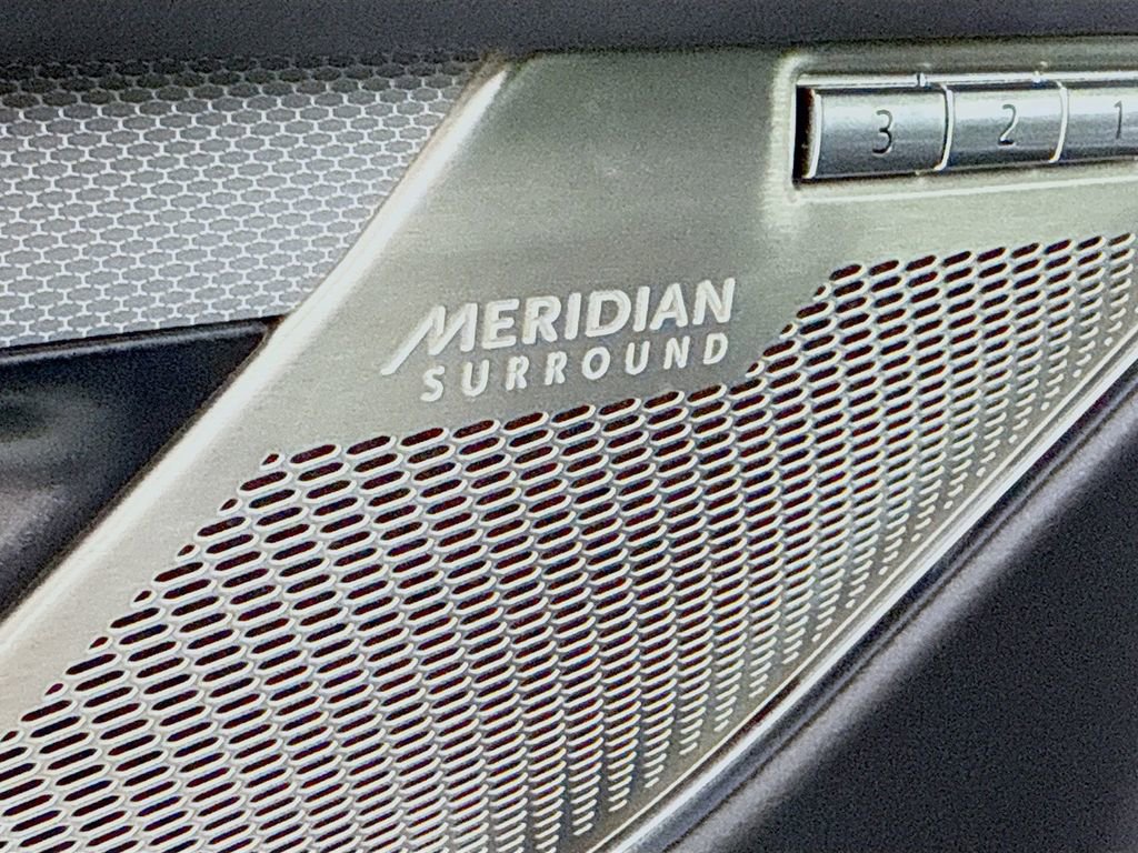 Certified 2021 Jaguar F-PACE SVR image 20