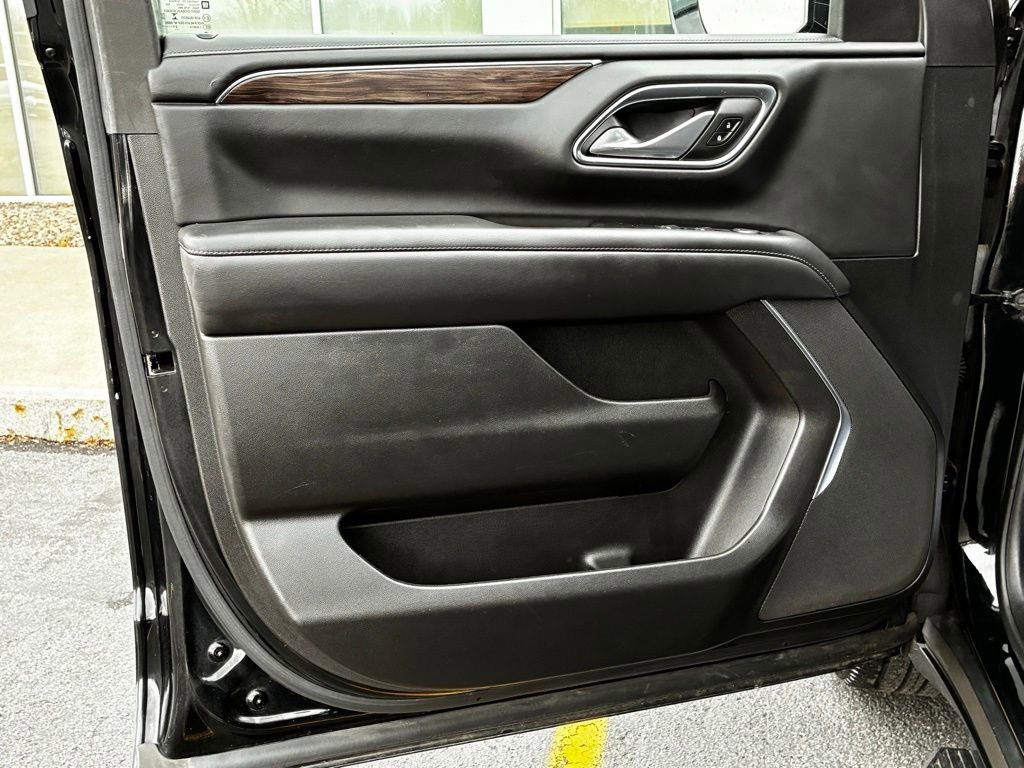 Used 2022 Chevrolet Suburban LS image 18
