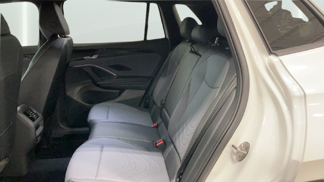 New 2026 Volkswagen Tiguan SE R-Line AWD/4WD image 13