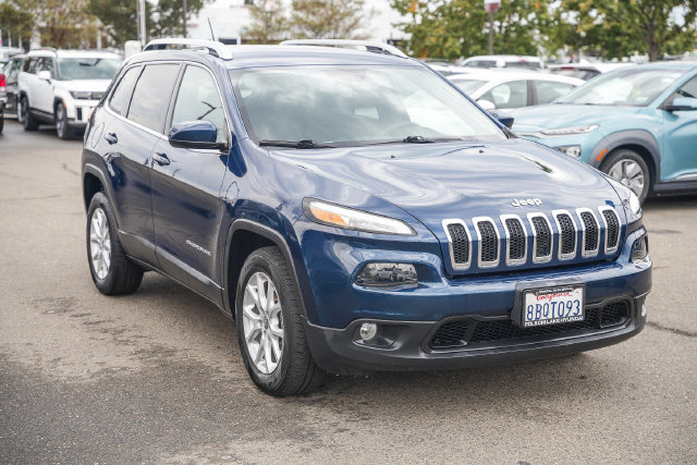 Used 2018 Jeep Cherokee Latitude FWD image 5