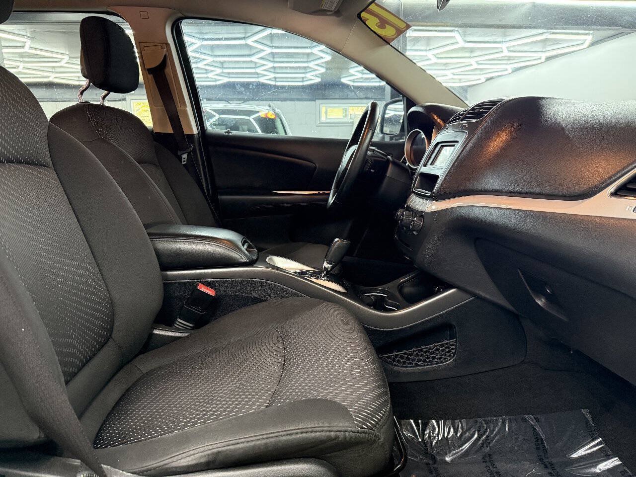 Used 2015 Dodge Journey FWD image 6