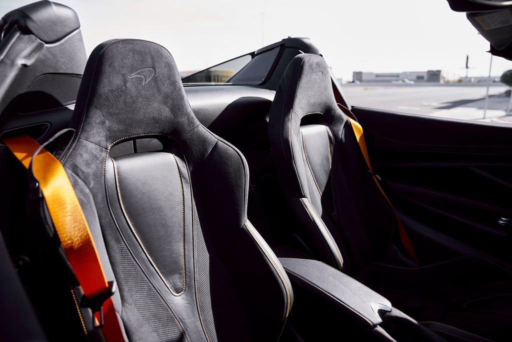Used 2020 McLaren 720S Spider image 40