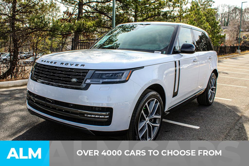Used 2024 Land Rover Range Rover SE image 2