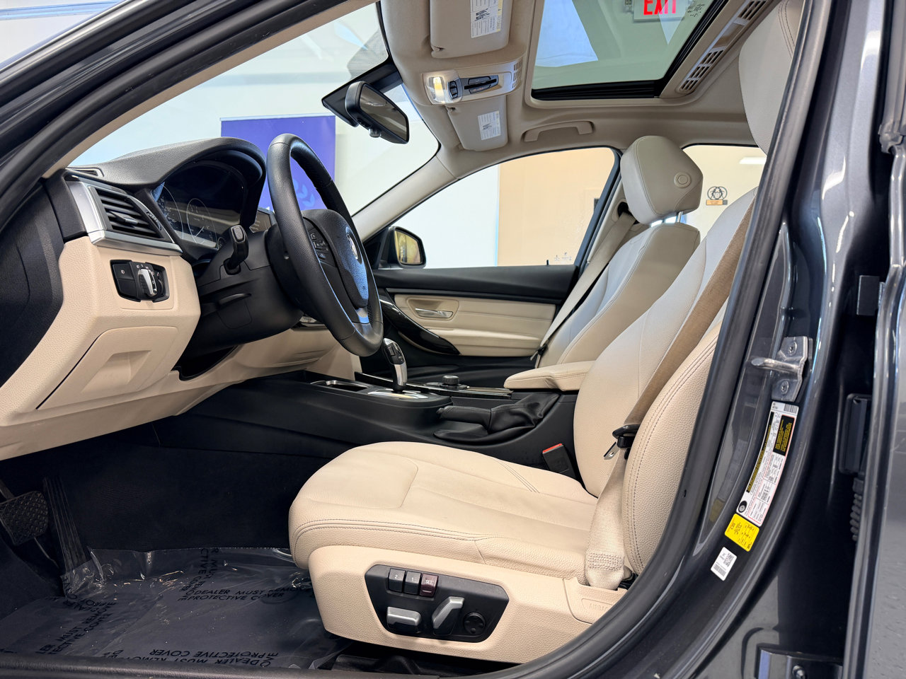 Used 2016 BMW 320i Sedan image 16