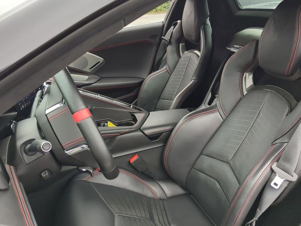 Used 2021 Chevrolet Corvette Stingray Premium Conv w/ Z51 Performance Package RWD image 31