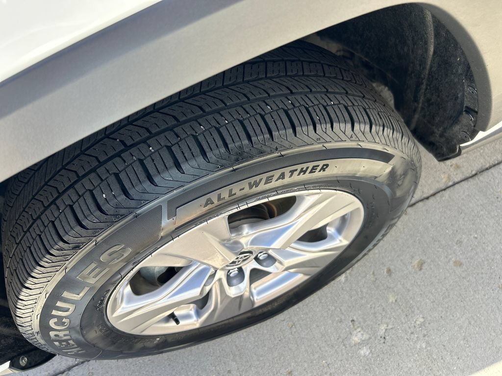 Certified 2024 Toyota RAV4 LE AWD/4WD image 22