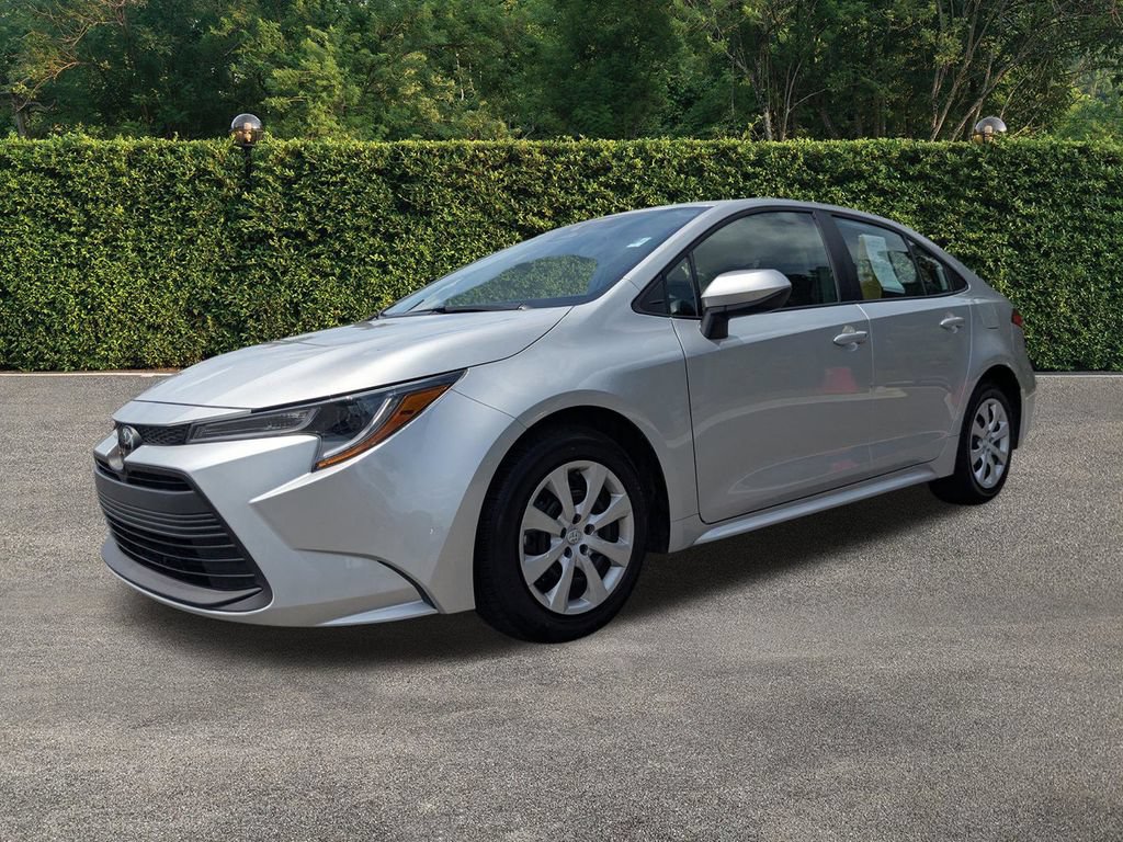 Used 2025 Toyota Corolla LE FWD image 8
