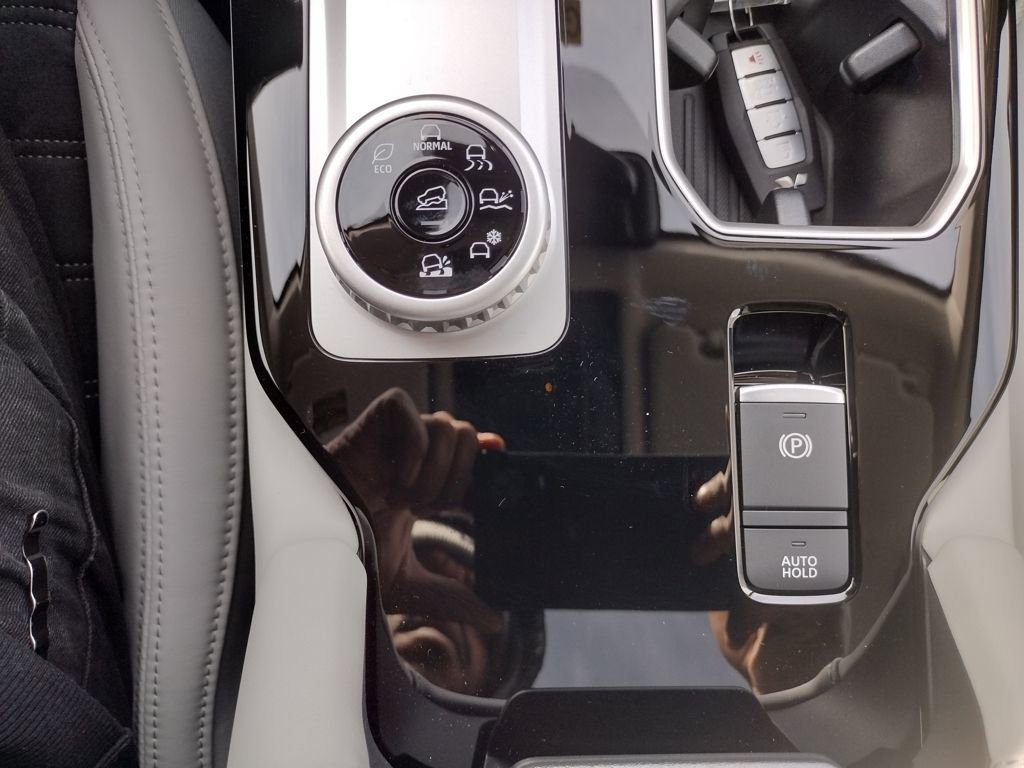 New 2026 Mitsubishi Outlander SE image 26