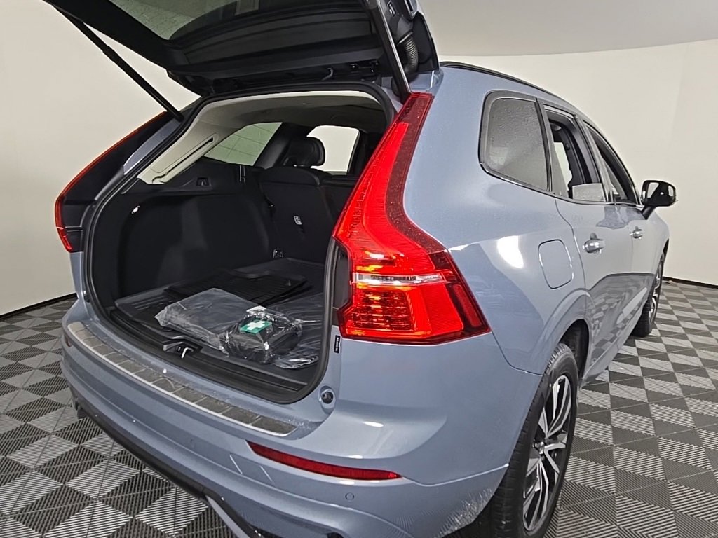 Used 2024 Volvo XC60 B5 Core w/ Protection Package Premier image 13