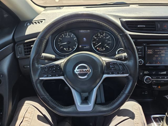 Used 2018 Nissan Rogue SV AWD/4WD image 17