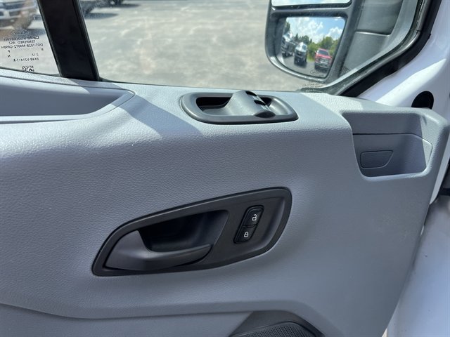 Used 2018 Ford Transit 150 XL RWD image 18