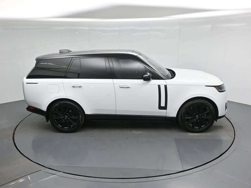 Used 2025 Land Rover Range Rover SE image 36
