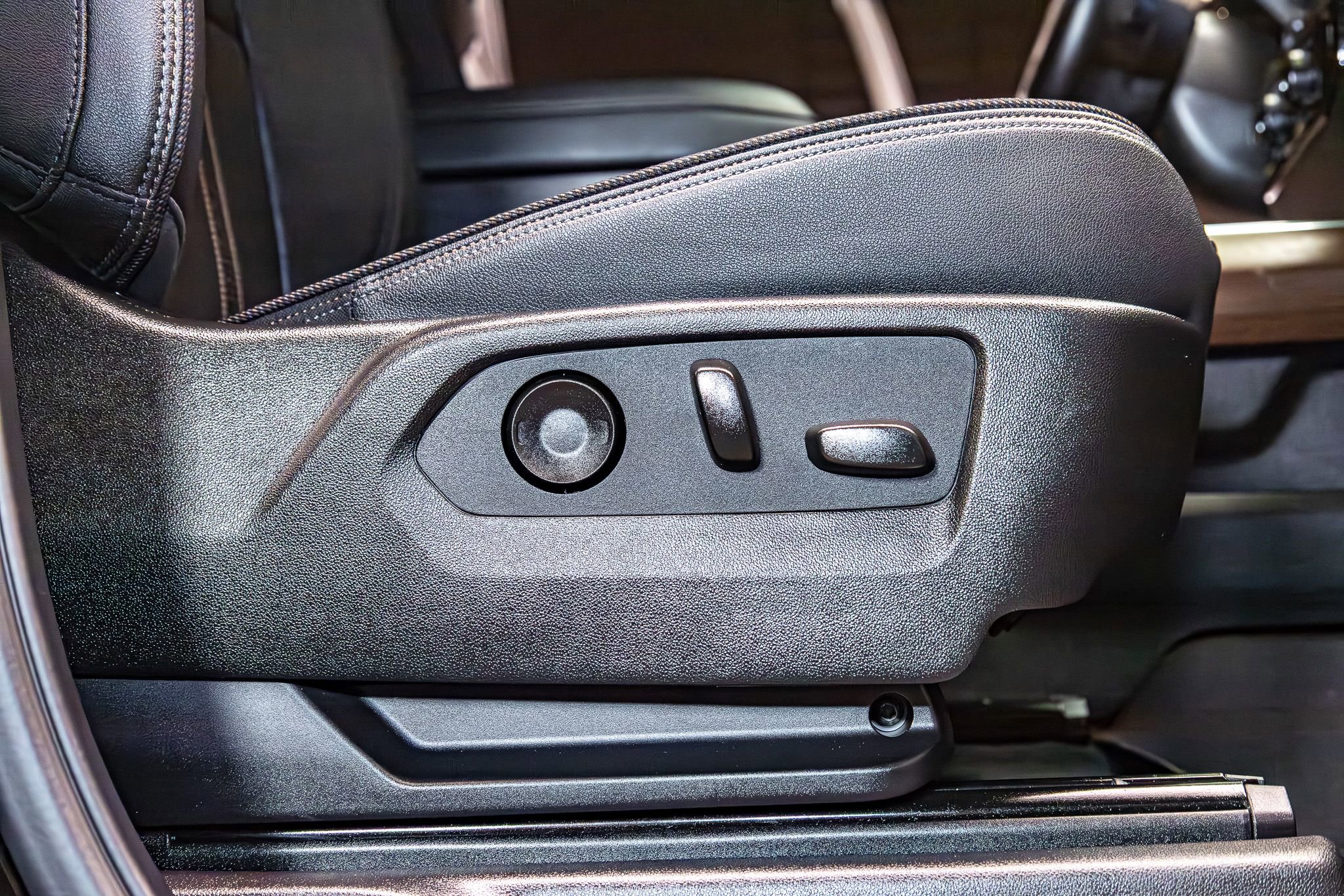 Used 2024 Chevrolet Silverado 2500 High Country w/ Midnight Edition image 30