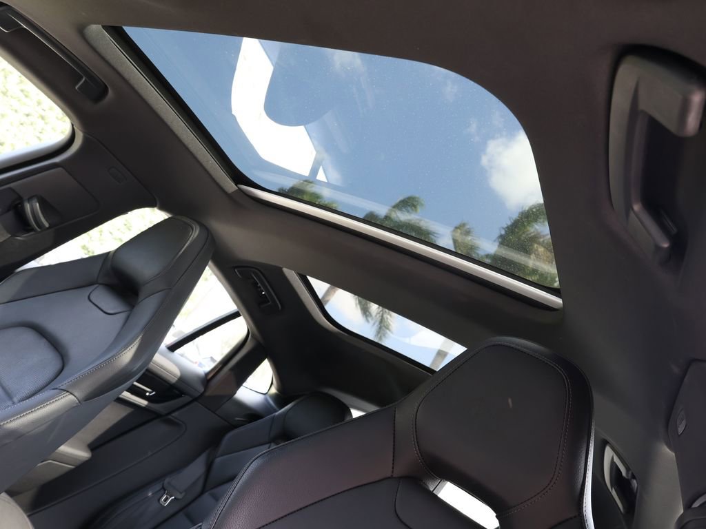 Used 2025 Porsche Panamera 4 image 18