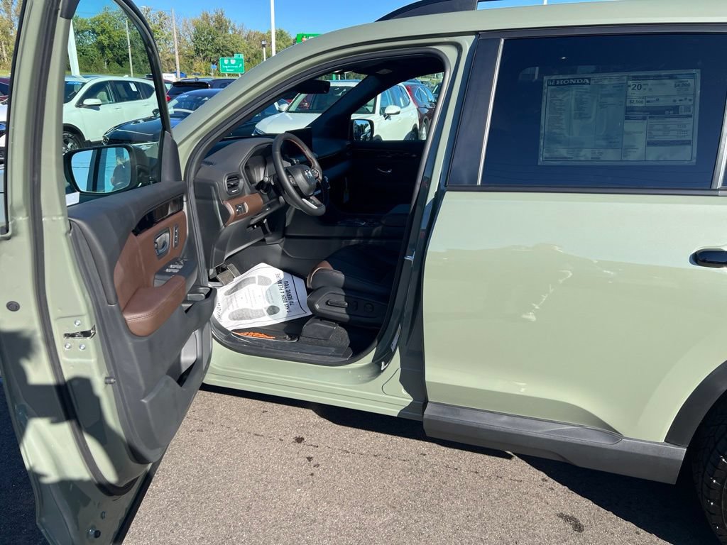 New 2026 Honda Pilot TrailSport image 9