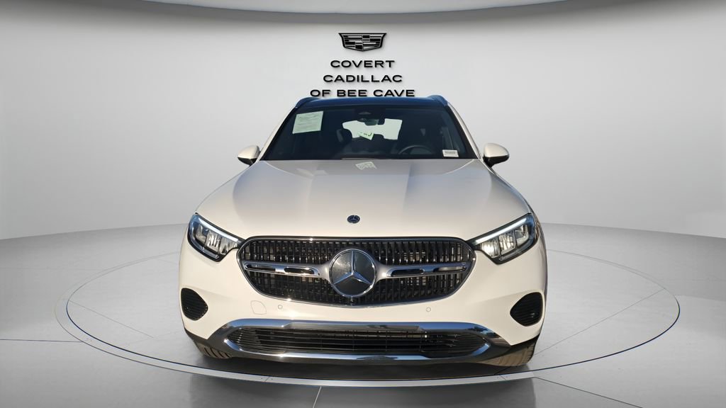Used 2025 Mercedes-Benz GLC 300 4MATIC image 2