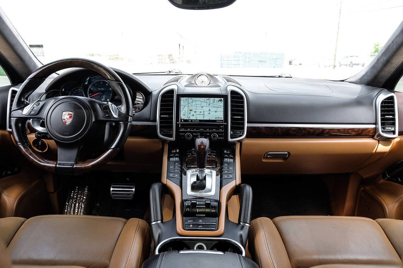 Used 2012 Porsche Cayenne Turbo AWD/4WD image 20