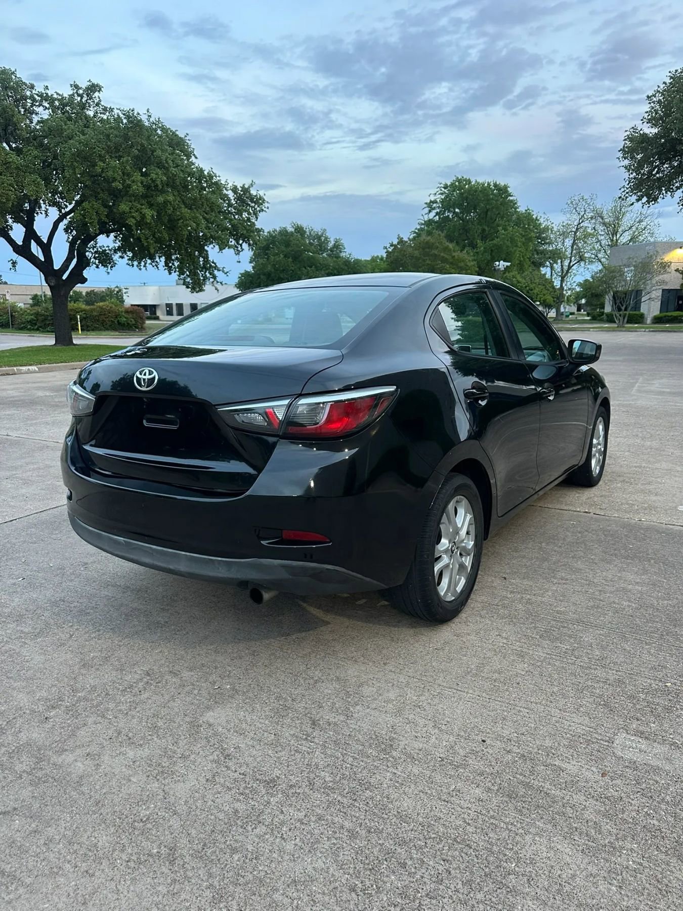 Used 2017 Toyota Yaris iA image 6