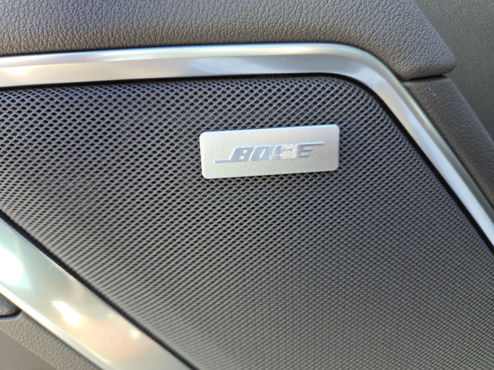 New 2026 GMC Sierra 2500 SLT w/ SLT Premium Package image 32