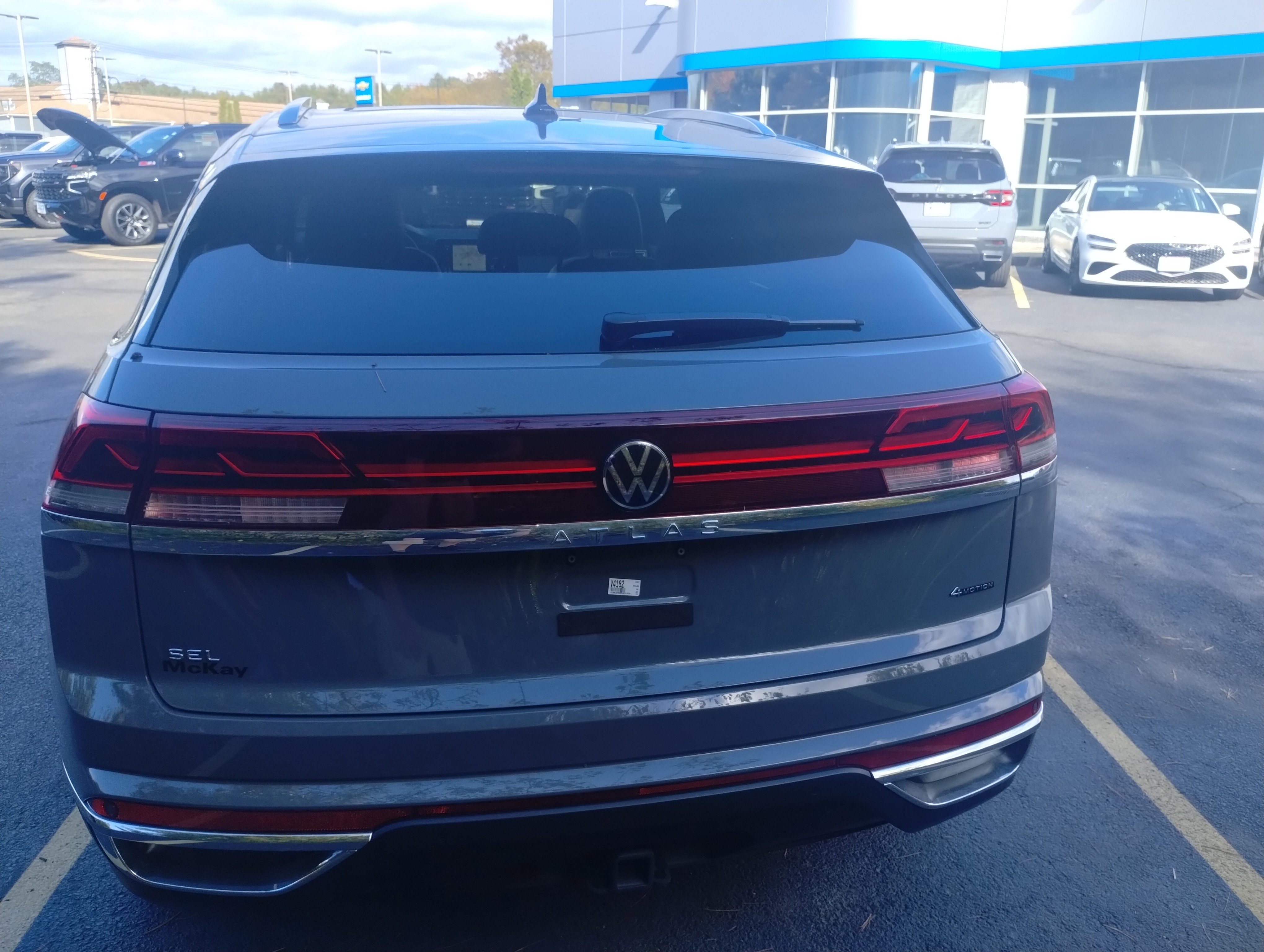 Used 2024 Volkswagen Atlas Cross Sport SEL image 4