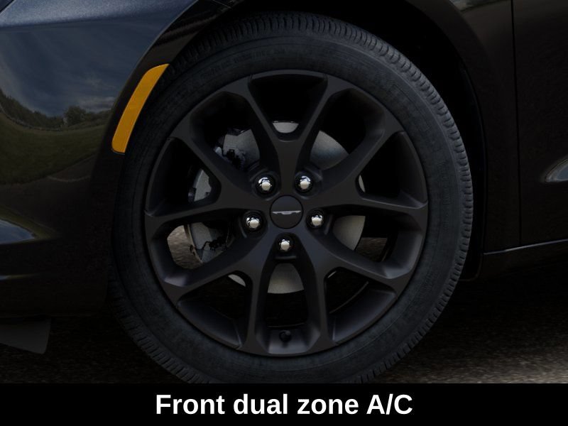 New 2027 Chrysler Pacifica Limited w/ S Appearance Package FWD image 8