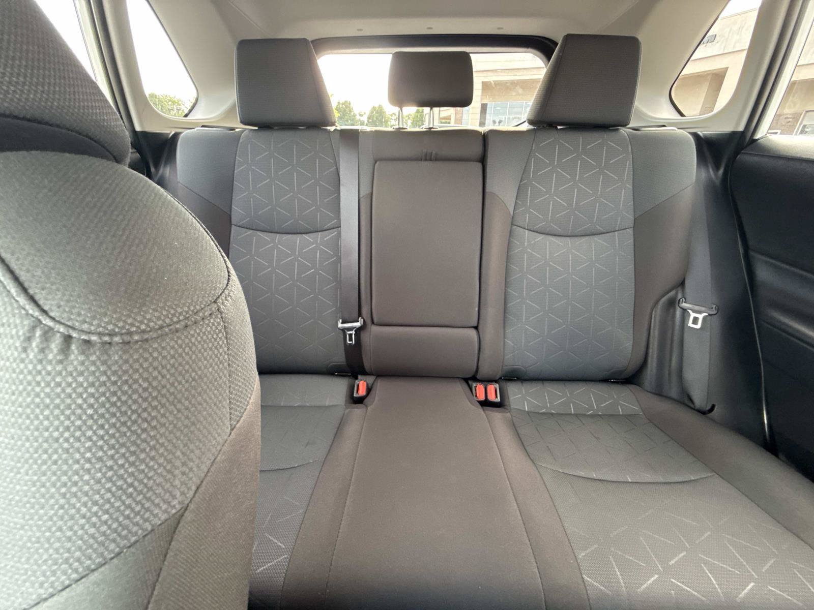 Used 2025 Toyota RAV4 XLE AWD/4WD image 17