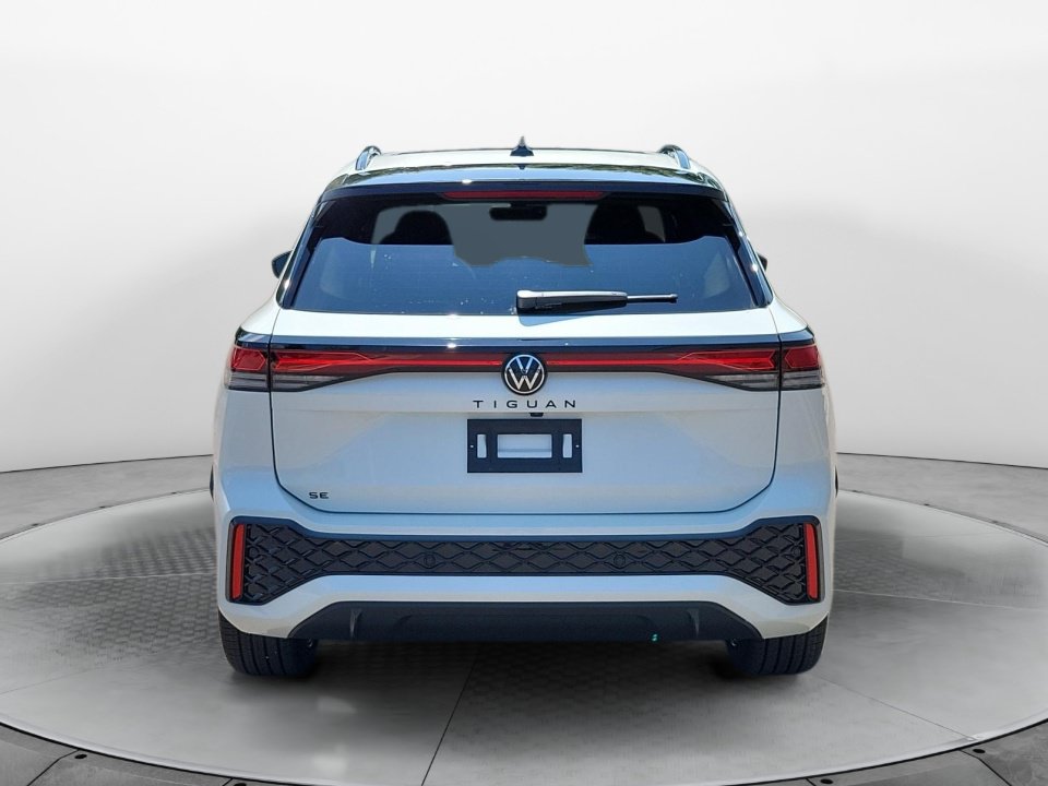 New 2026 Volkswagen Tiguan SE R-Line FWD image 6