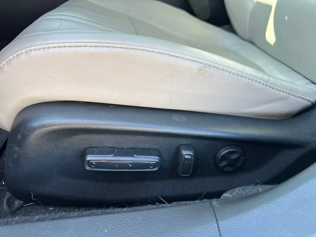 Used 2018 Honda Accord Touring image 17