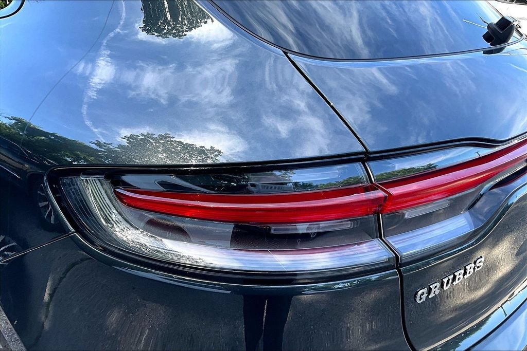 Used 2022 Porsche Macan w/ Premium Package Plus AWD/4WD image 42