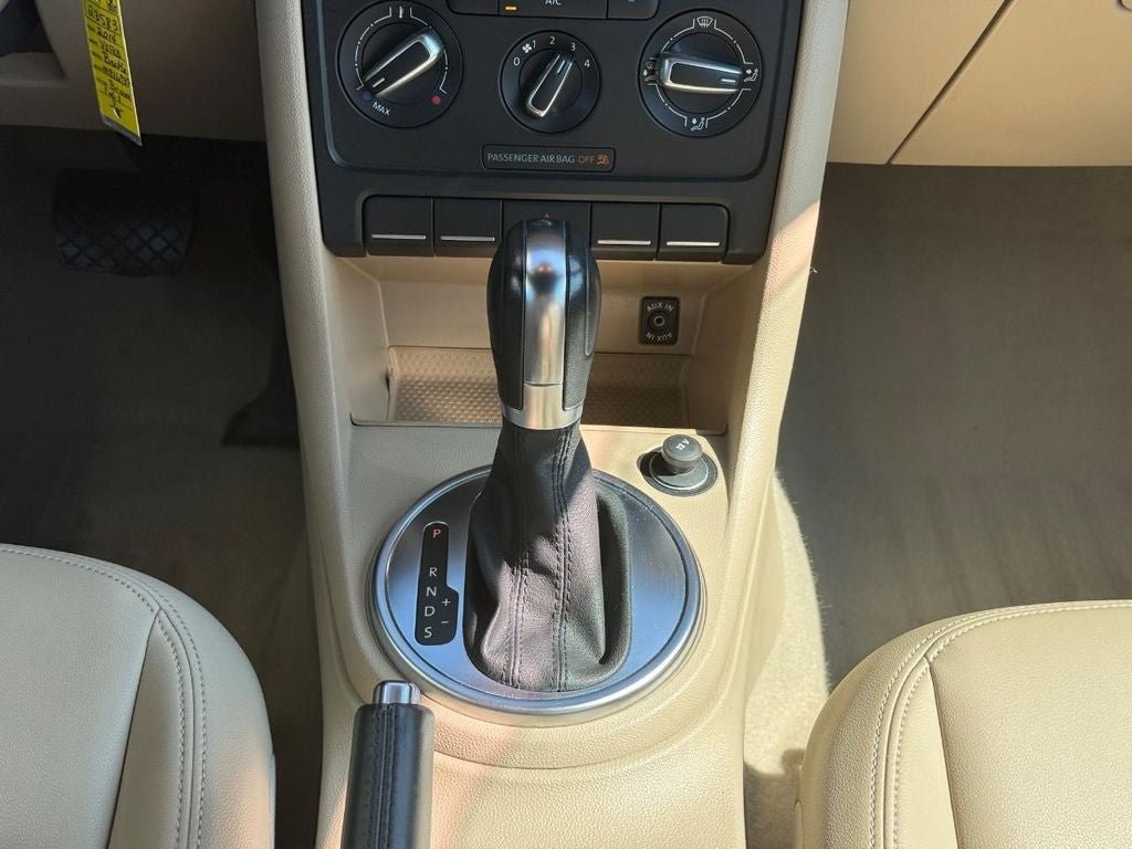 Used 2014 Volkswagen Beetle 1.8T FWD image 13