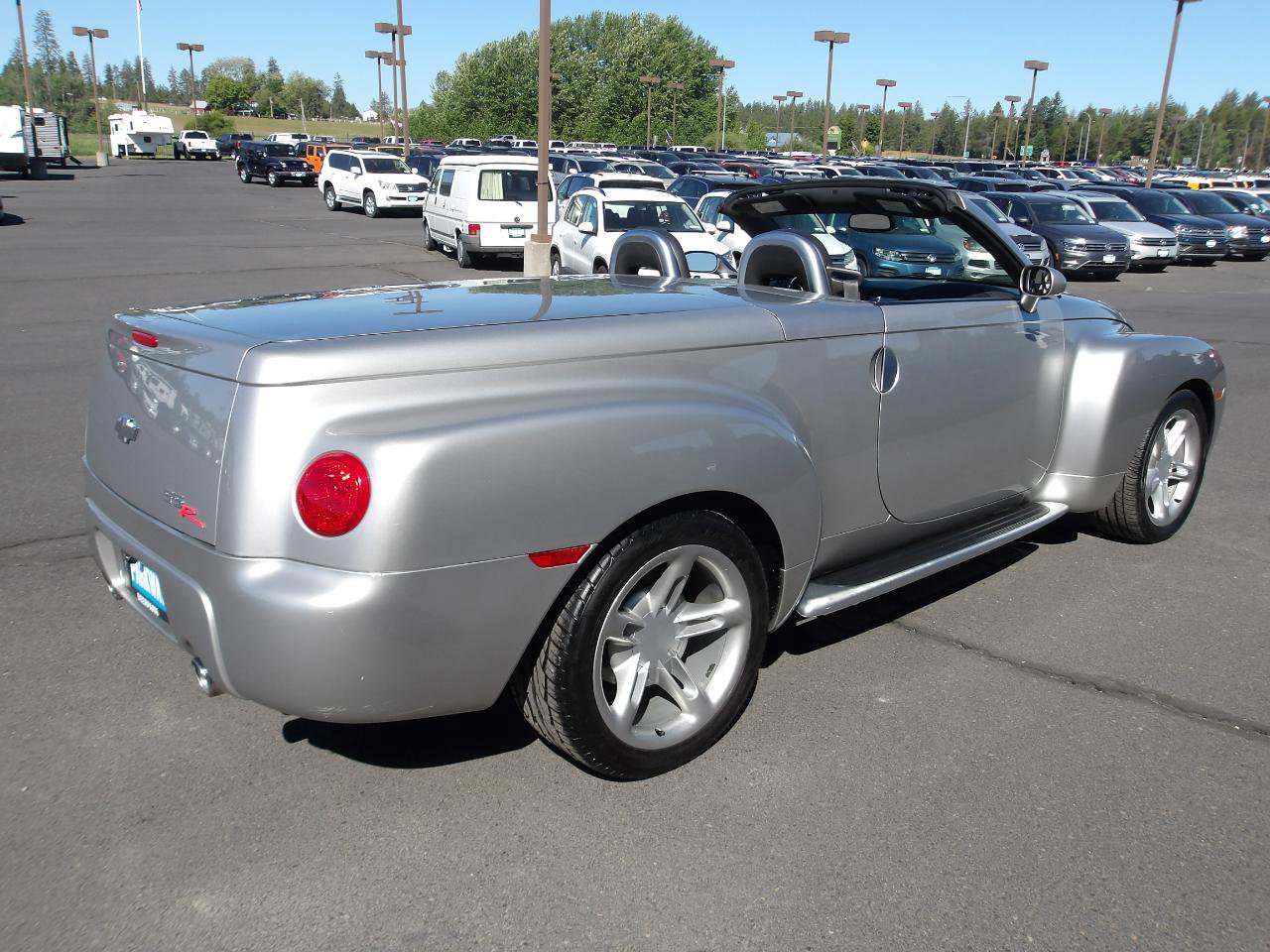 Used 2004 Chevrolet SSR w/ Preferred Equipment Group RWD image 13