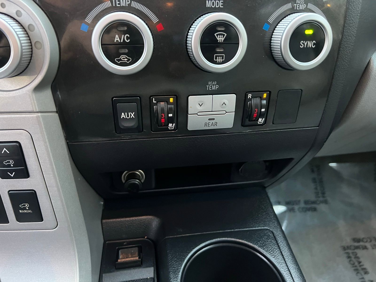 Used 2008 Toyota Sequoia Platinum image 38