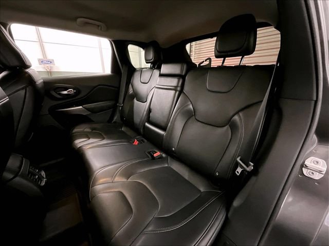 Used 2019 Jeep Cherokee Limited w/ Technology Group AWD/4WD image 26